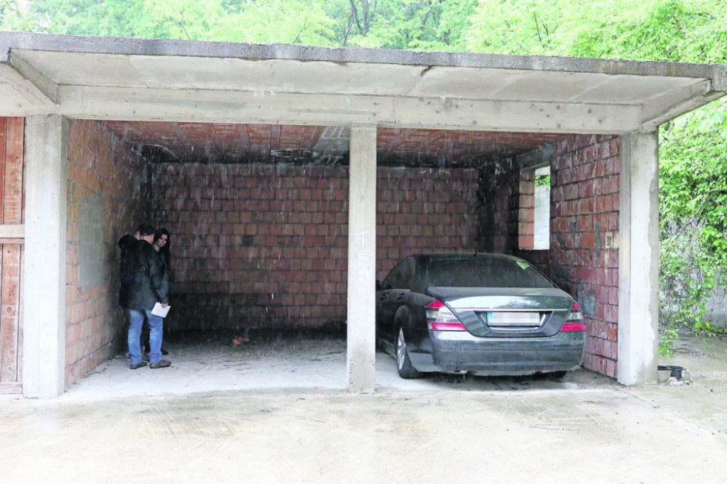 Maja Marijana, zapaljen automobil