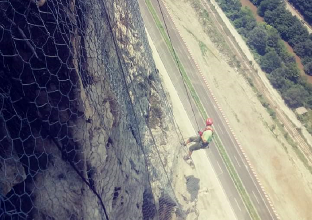 Alpinisti ukrotili Momin kamen