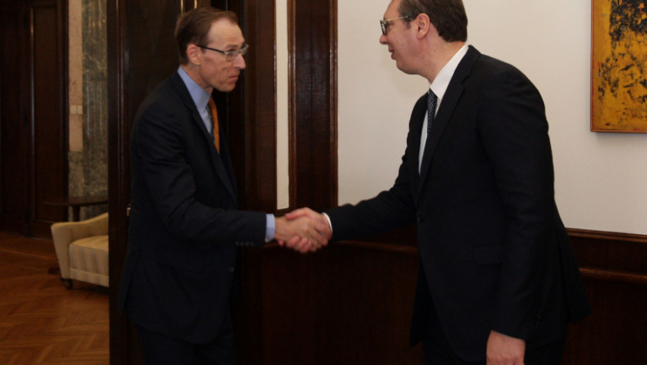 Aleksandar Vučić, Jan Kejs Mortejn