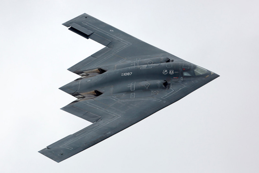 B-2 avion
