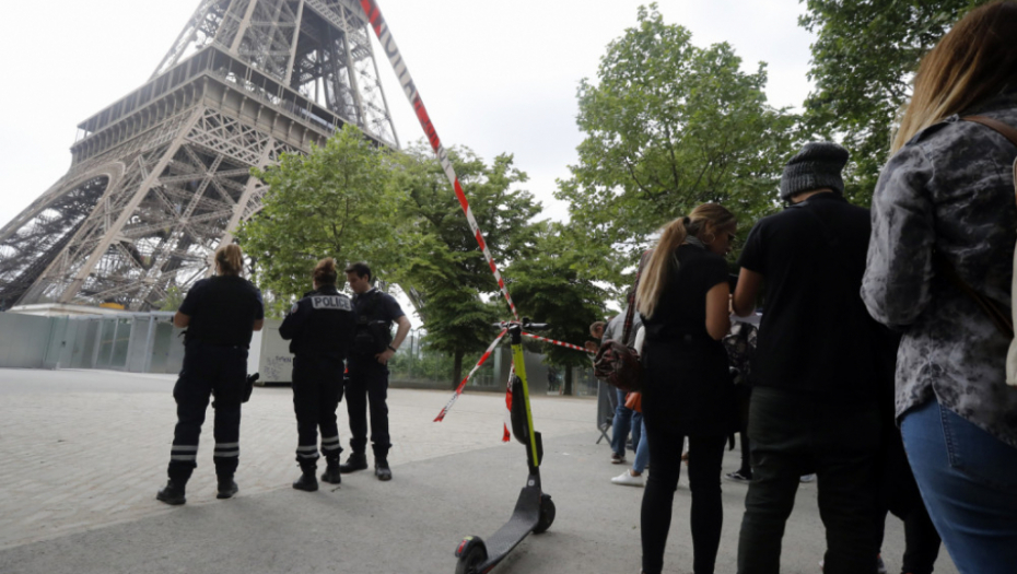 Ajfelova kula, drama u Parizu