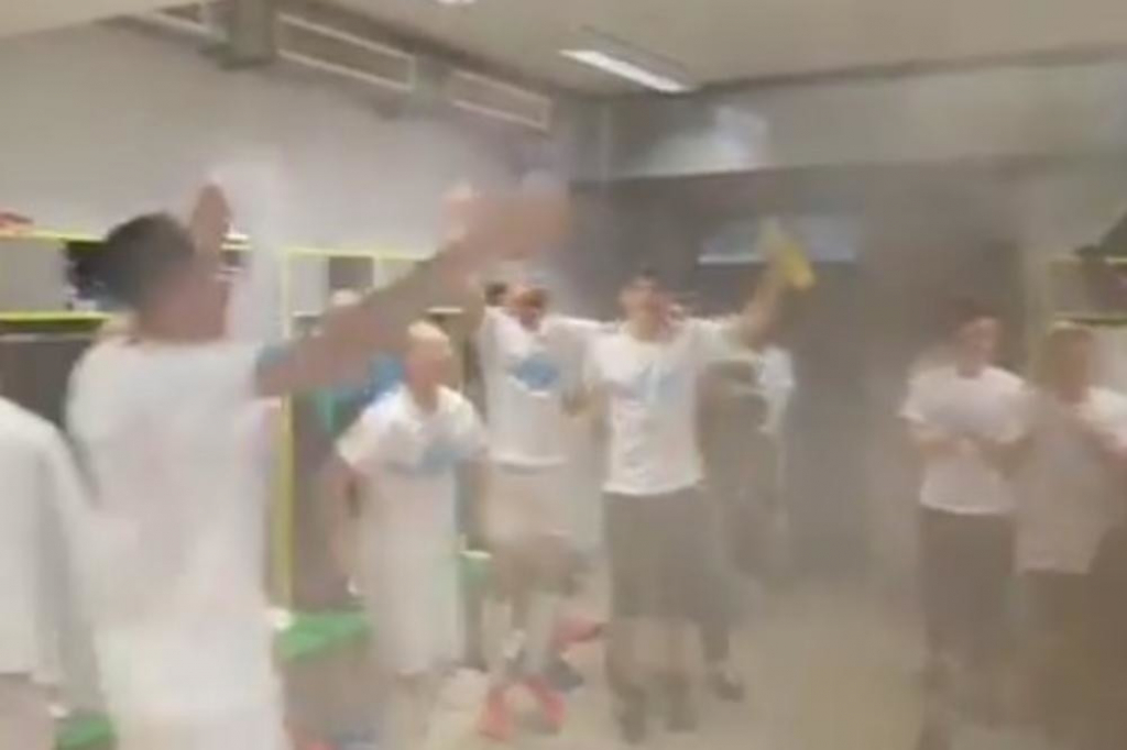 Slavlje fudbalera Rijeke u svlačionici