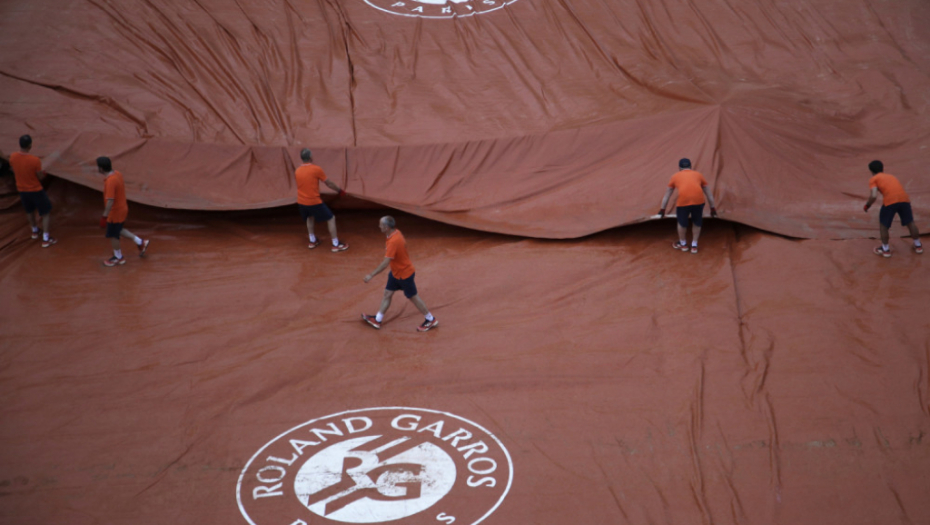 Kiša na Rolan Garosu