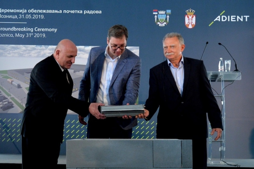 Aleksandar Vučić, Loznica