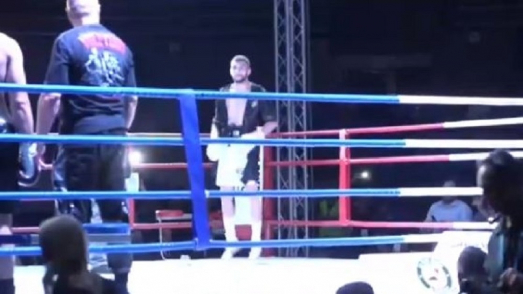 Veljko Ražnatović u Hali sportova