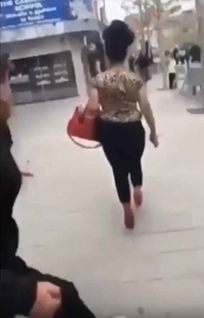 Šiptar bije Romkinju