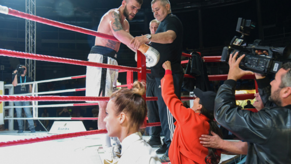 Boks meč Veljko Ražnatović - Petar Mrvalj (Hrvatska)