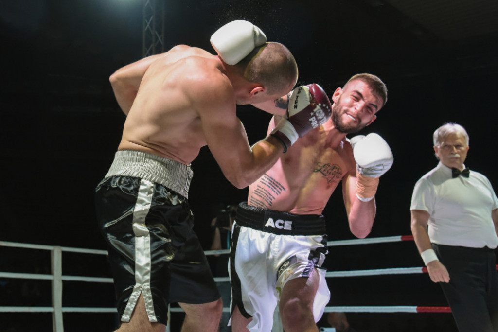 Boks meč Veljko Ražnatović - Petar Mrvalj (Hrvatska)