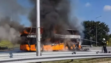 Autobus u plamenu