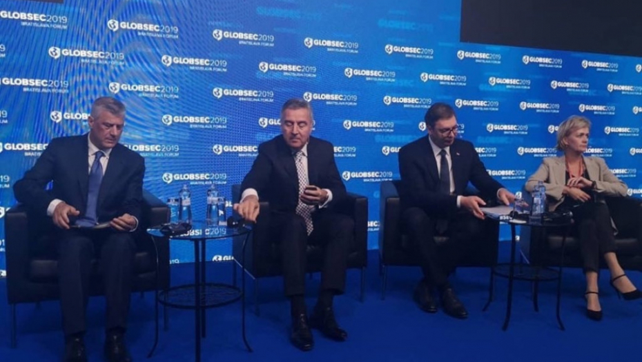 Aleksandar Vučić, Bratislava