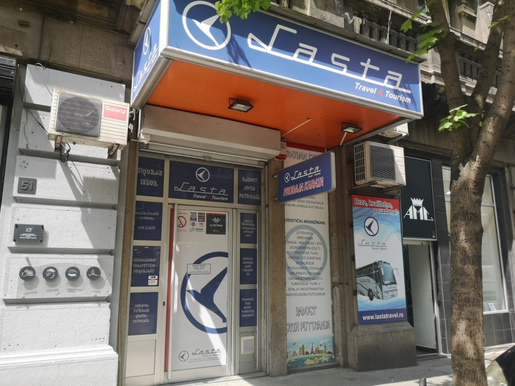 Nova poslovnica, Lasta