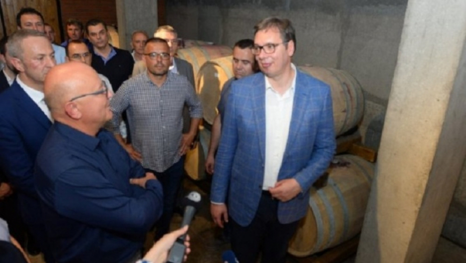 Aleksandar Vučić u vinariji Jović