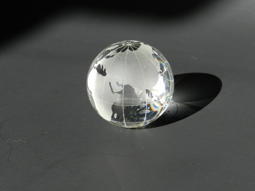 Globus, kristal