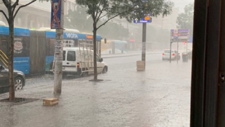 kiša. pljusak, grad