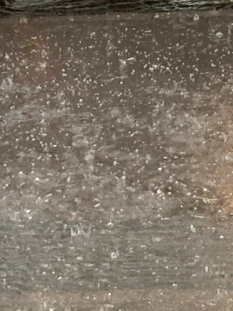 ki&scaron;a. pljusak, grad