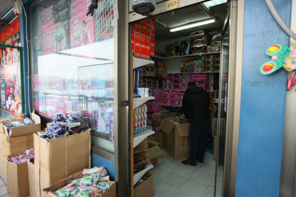 kinezi, blok 70, prodavnica