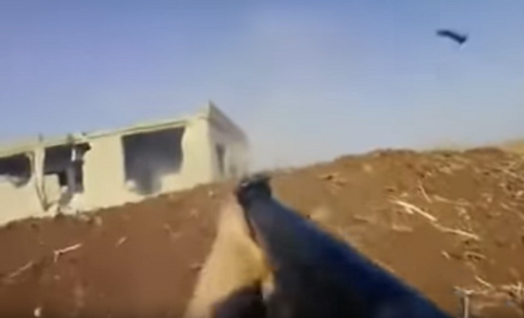 Džihadista puca na sirijskog vojnika