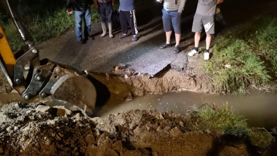 Mehanizacija stigla u Borču