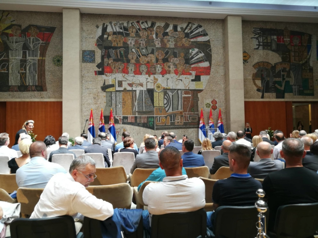 Palata pravde, diplomci