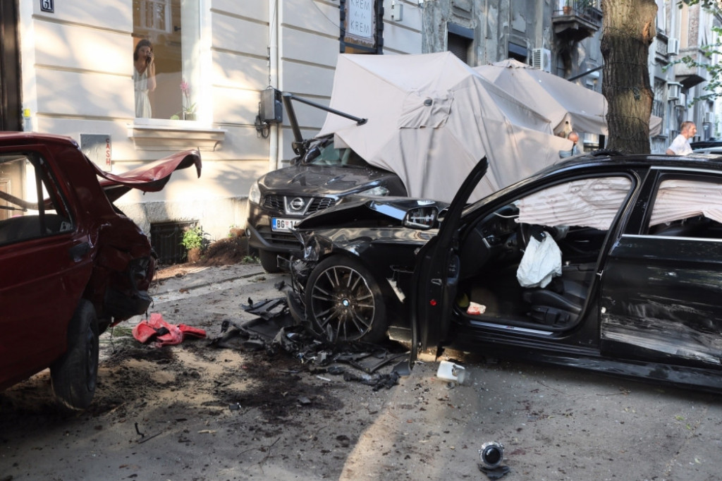 Saobraćajka, Strahinjića Bana, policija, udes