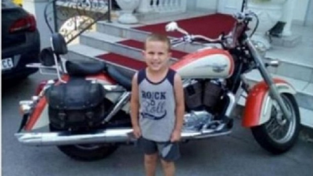 David Radovanović, dečak kome je hitno potrebna pomoć