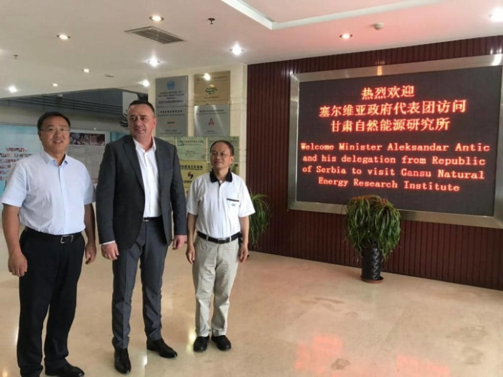 Ministar Antić u Kini, Aleksandar Antić