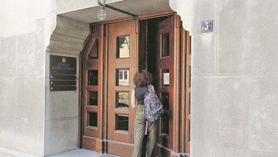 Upao u Patrijaršiju sa oružjem