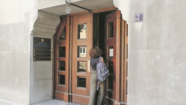 Upao u Patrijaršiju sa oružjem