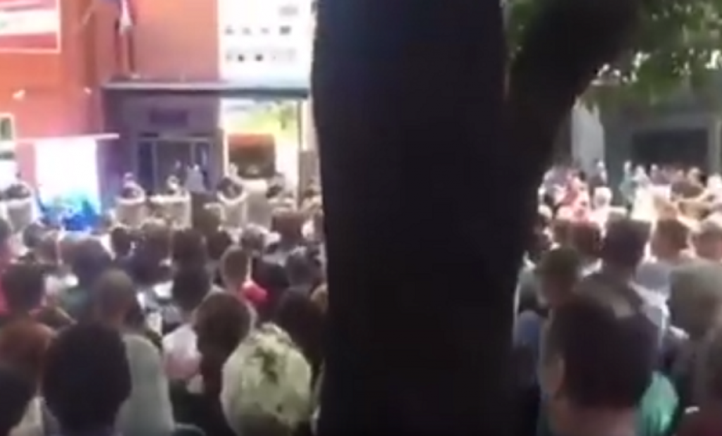 Radnici u Mostaru skandiraju 