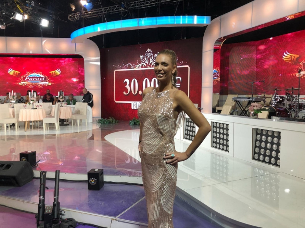 Parovi, finale, Ava Karabatić