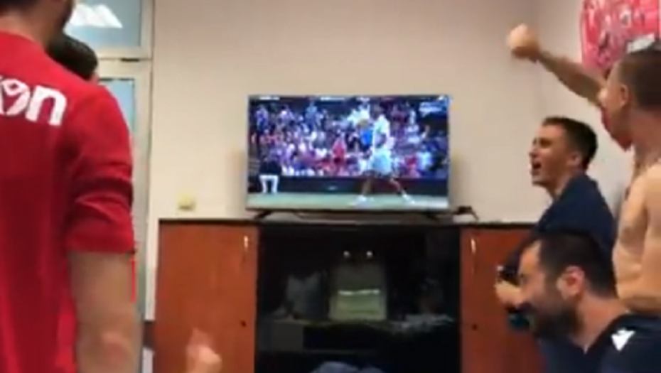 Zvezdini fudbaleri slave Novakovu titulu