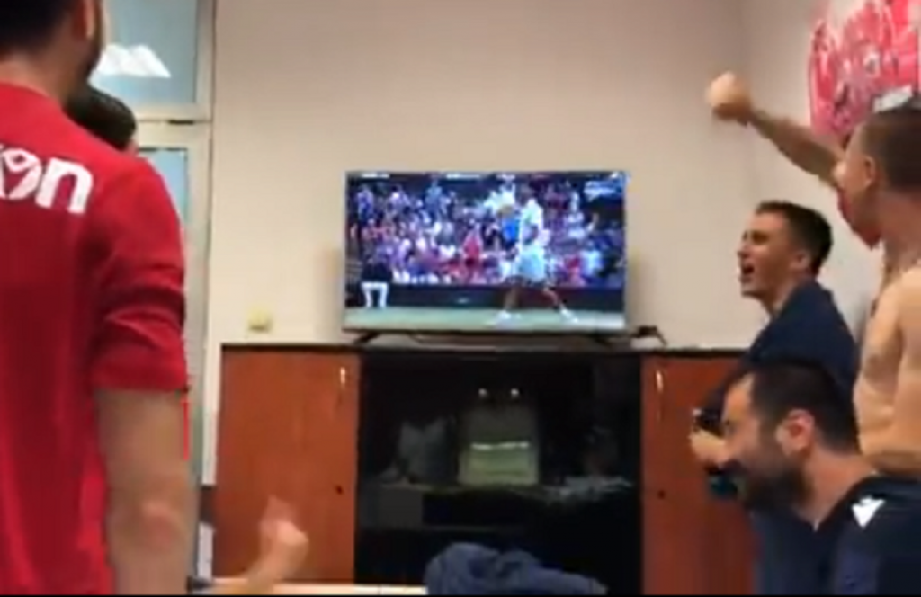 Zvezdini fudbaleri slave Novakovu titulu