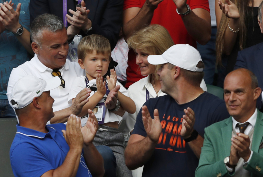 Stefan Đoković sa tribina bodri oca