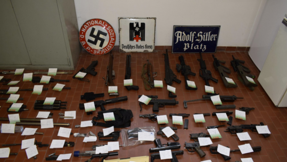 Nacističko oružje i obeležje