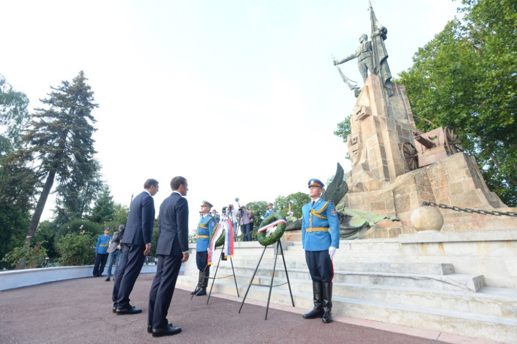 Aleksandar Vučić i Emanuel Makron