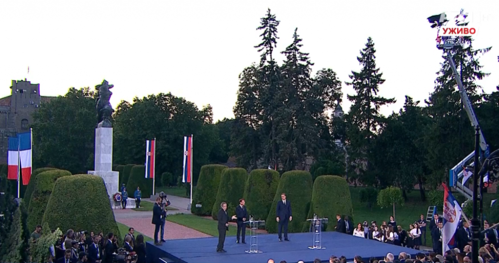 Miki Manojlović, Emanuel Makron