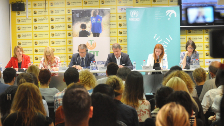 Između zatvorenih granica 2018