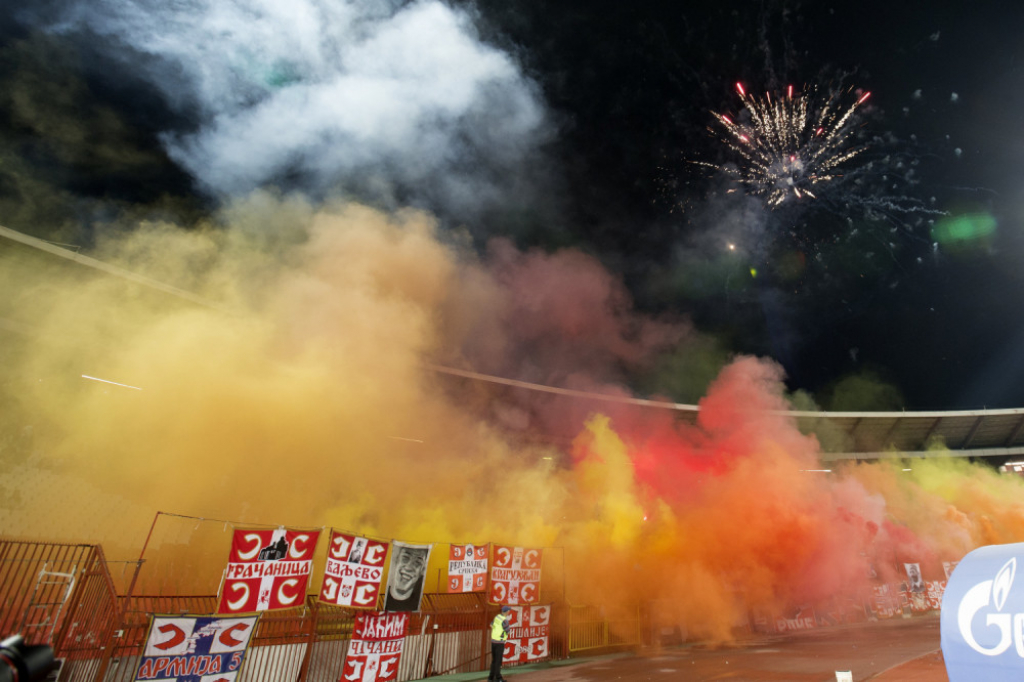 Vatromet i bakljada navijača Crvene zvezde