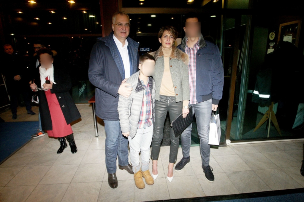 Dragan Šutanovac sa porodicom