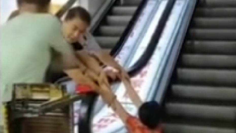 Nesreća na pokretnim stepenicama