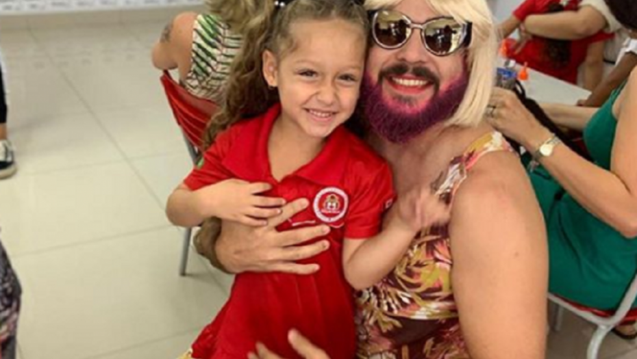 Tata se obukao u mamu