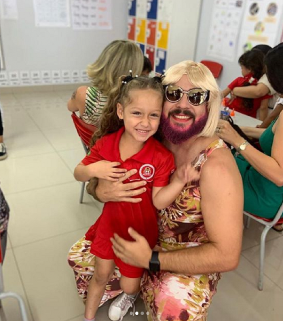 Tata se obukao u mamu