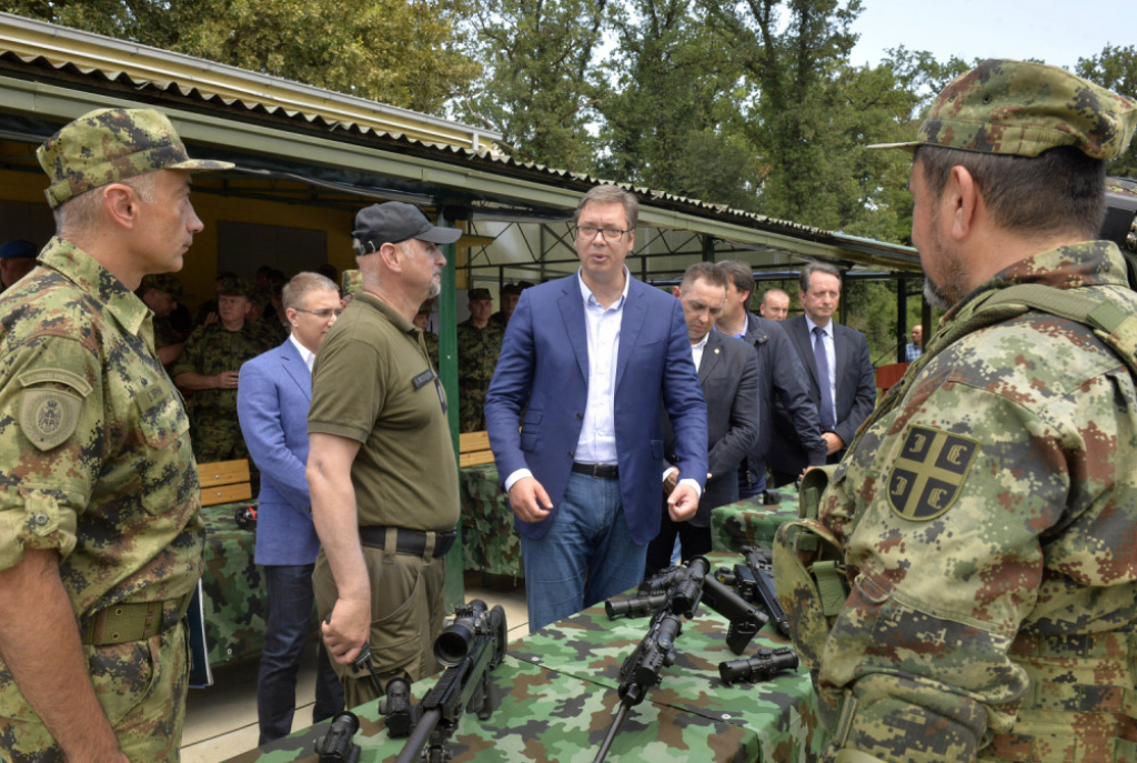Aleksandar Vučić, Vojska Srbije