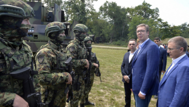 Aleksandar Vučić, Vojska Srbije