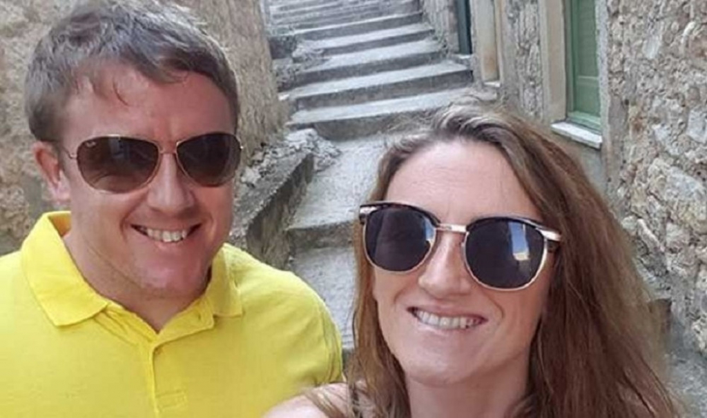 Tomi Mekormak sa suprugom