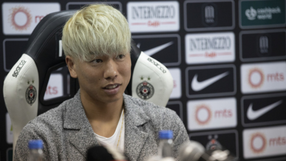 Takuma Asano predstavljanje
