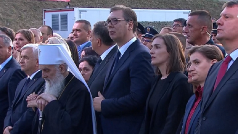 Aleksandar Vučić plače na godišnjici Oluje