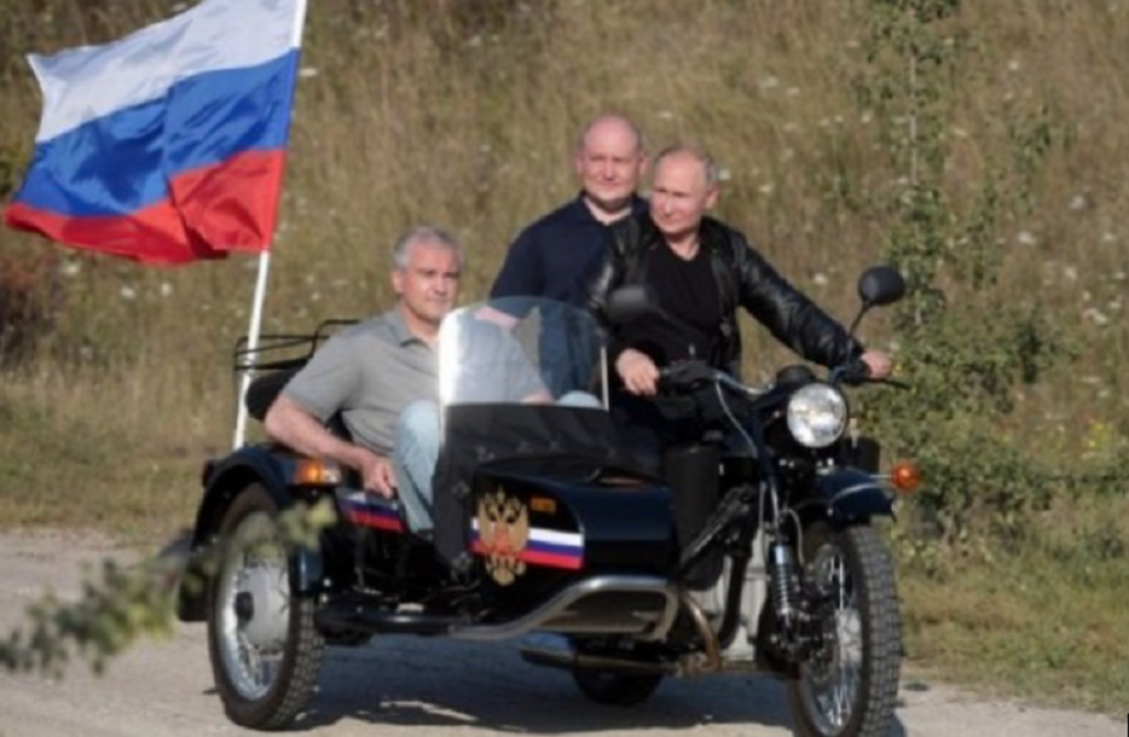 Vladimir Putin sa Noćnim Vukovima