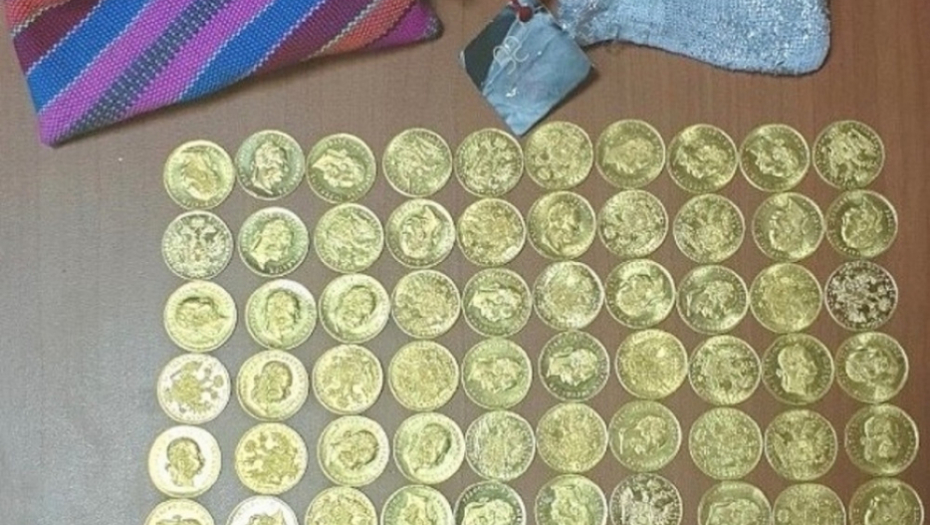 Zaplenjena torbica puna zlatnika