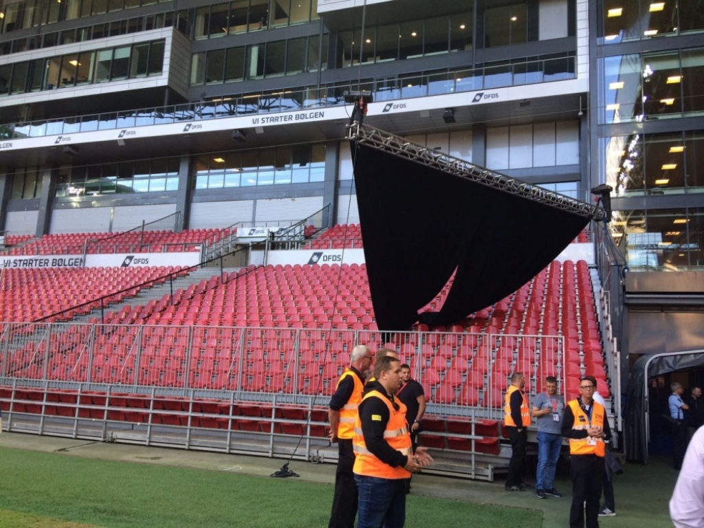 Tribina za navijače Zvezde na stadionu Kopenhagena 